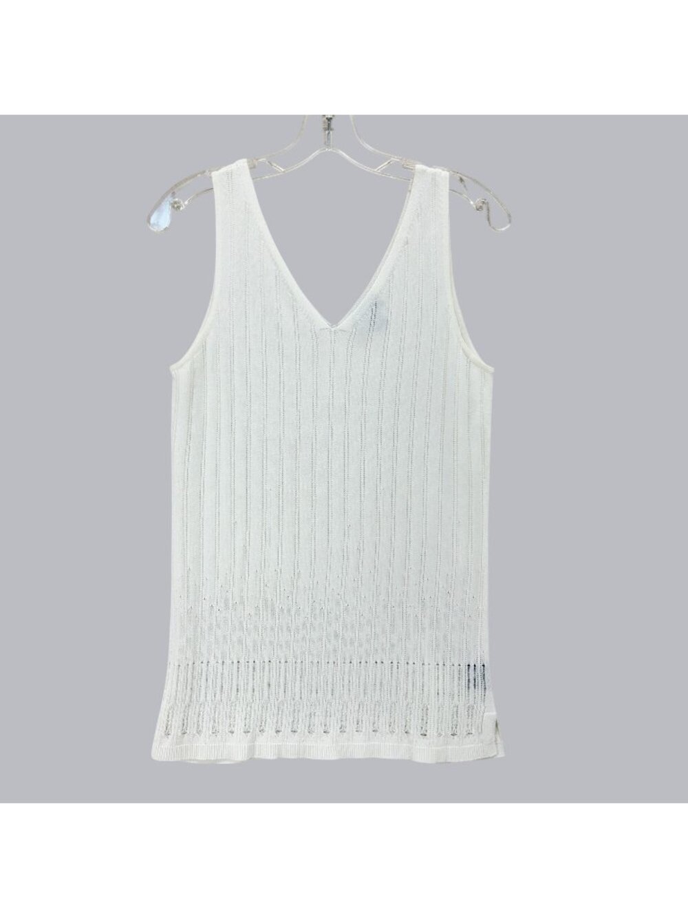 Carlisle White Knit Sleeveless Top Women’s M V Neck Lightweight Textured Tank